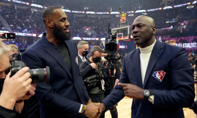 詹皇罕见打开话匣子：想和乔丹亲近 选秀或有暗箱